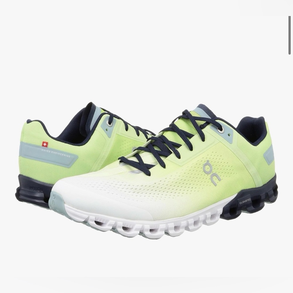 ON Running Men's Cloudflow Swiss Engineering Shoes, Meadow/White